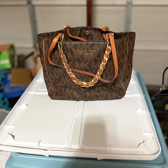 Authentic Michael Kors purse - Picture 2 of 8